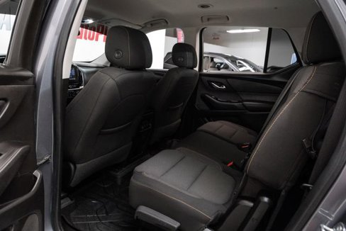 Used 2020 Chevrolet Traverse LT image 35
