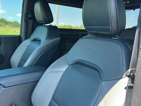 Used 2023 Ford Bronco Outer Banks w/ Sasquatch Package image 14