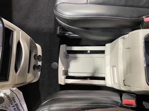 Used 2013 Chrysler Town & Country Touring-L w/ Driver Convenience Group image 23