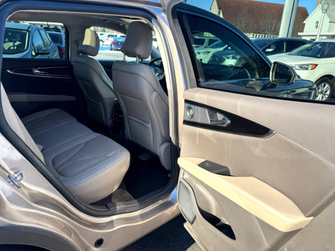Used 2021 Lincoln Nautilus Reserve image 27