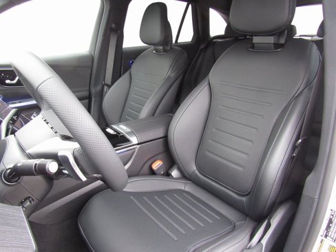 Certified 2025 Mercedes-Benz GLC 300 4MATIC image 11