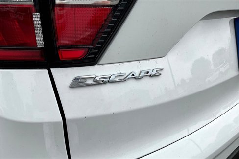 Used 2018 Ford Escape SE image 33