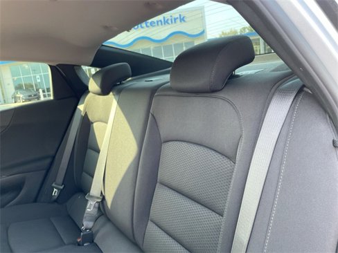 Used 2020 Chevrolet Malibu LS image 25