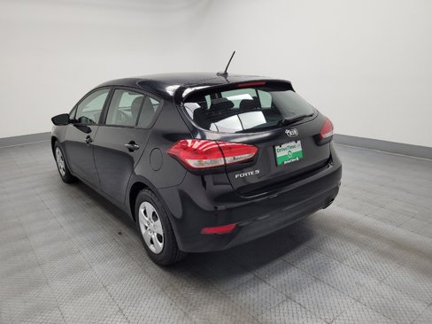 Used 2017 Kia Forte LX image 5