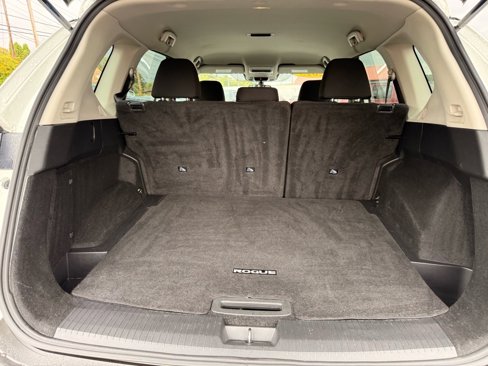 Used 2023 Nissan Rogue S image 22