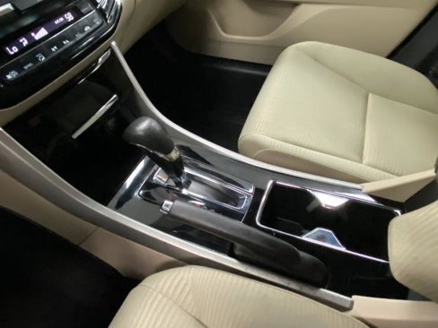 Used 2016 Honda Accord LX image 27