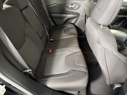 Used 2020 Jeep Cherokee Latitude image 13
