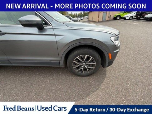 Used 2019 Volkswagen Tiguan SE w/ Panoramic Sunroof Package image 9