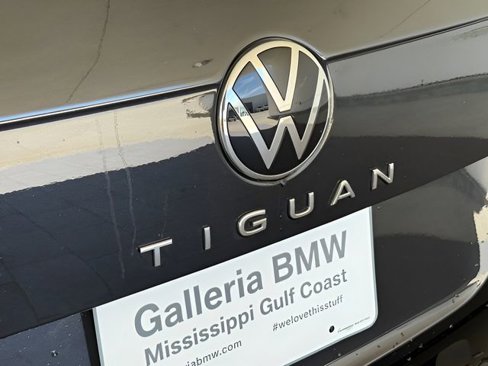 Used 2024 Volkswagen Tiguan SE R-Line image 12