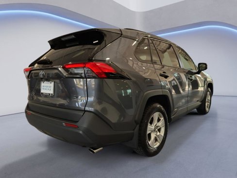Used 2021 Toyota RAV4 XLE image 5