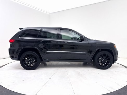 Used 2019 Jeep Grand Cherokee Altitude image 31