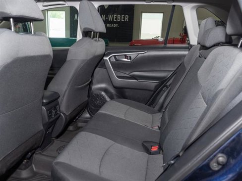 Used 2020 Toyota RAV4 XLE image 15