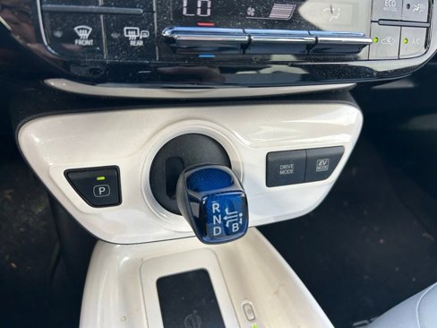 Used 2016 Toyota Prius Four Touring image 26