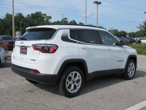 New 2025 Jeep Compass Latitude w/ Mopar Graphics Package image 6