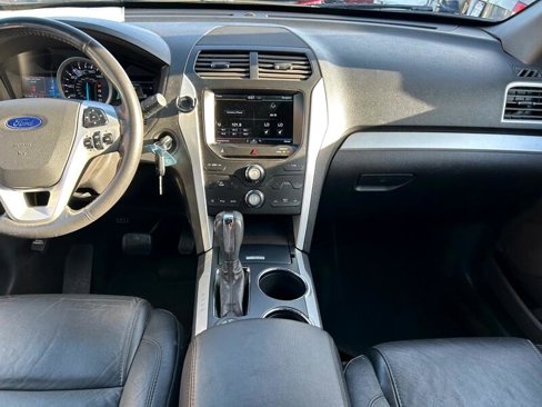 Used 2014 Ford Explorer XLT w/ Equipment Group 202A image 11