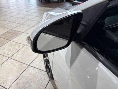 Used 2019 Toyota Corolla SE w/ SE Premium Package image 11