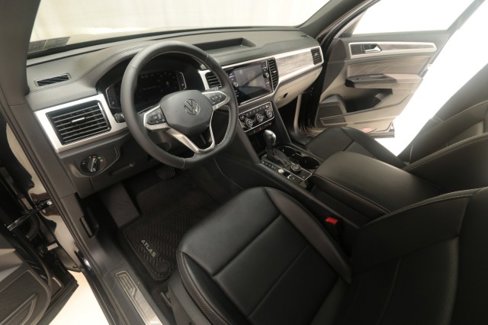 Used 2022 Volkswagen Atlas Cross Sport SE image 34