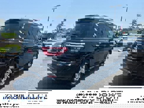 Used 2021 Nissan Armada SV image 5