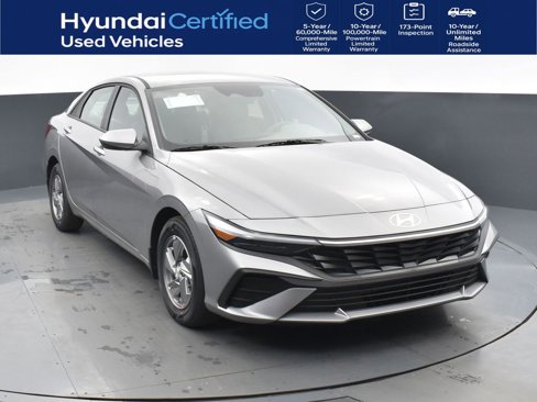Used 2025 Hyundai Elantra SE image 1
