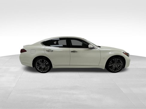 Used 2019 INFINITI Q70 Luxe image 8
