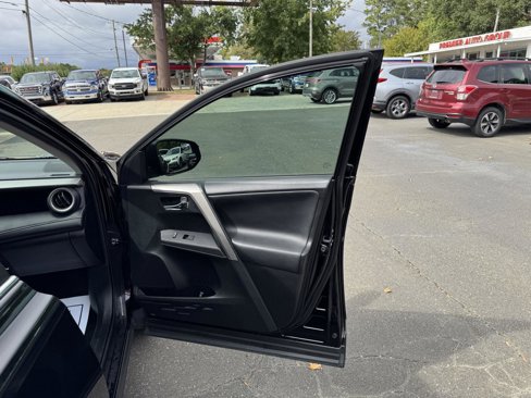 Used 2016 Toyota RAV4 XLE image 17