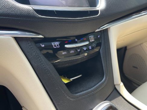 Used 2017 Cadillac XT5 Luxury w/ Driver Awareness Package image 13