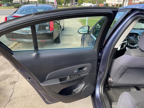 Used 2014 Chevrolet Cruze LT w/ Technology Package image 19