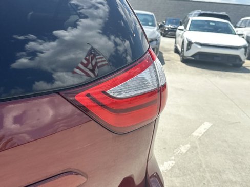 Used 2015 Toyota Sienna LE image 22