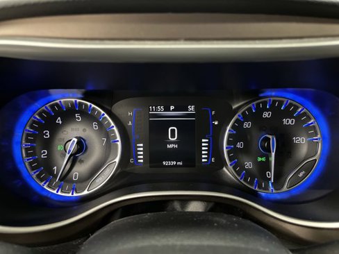 Certified 2019 Chrysler Pacifica Touring Plus w/ Cold Weather Group image 18