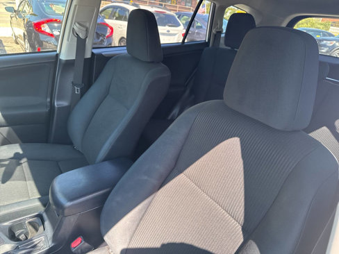 Used 2016 Toyota RAV4 LE image 17