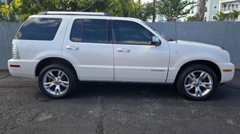 Used 2010 Mercury Mountaineer Premier image 3