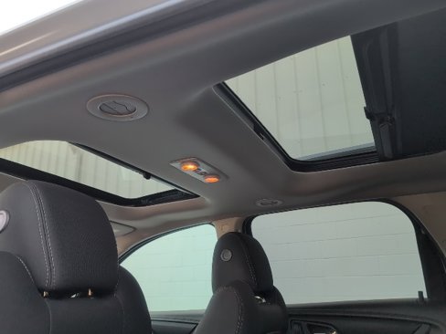 Used 2016 GMC Acadia SLE image 32