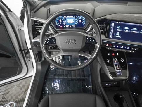 Used 2023 Audi Q4 e-tron Premium Plus w/ Premium Plus image 14