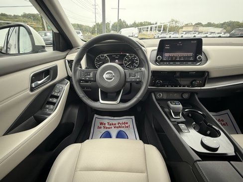 Certified 2021 Nissan Rogue SV w/ Premium Package image 24
