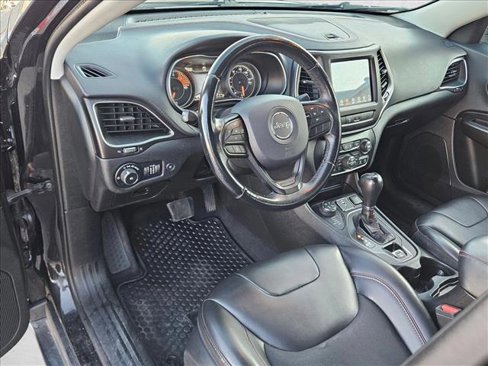 Used 2019 Jeep Cherokee Trailhawk w/ Comfort/Convenience Group image 10