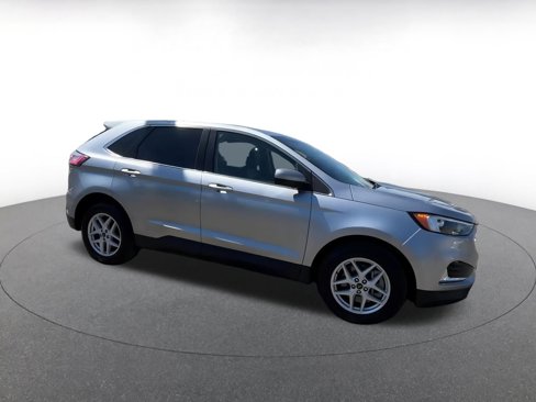Used 2022 Ford Edge SEL image 2