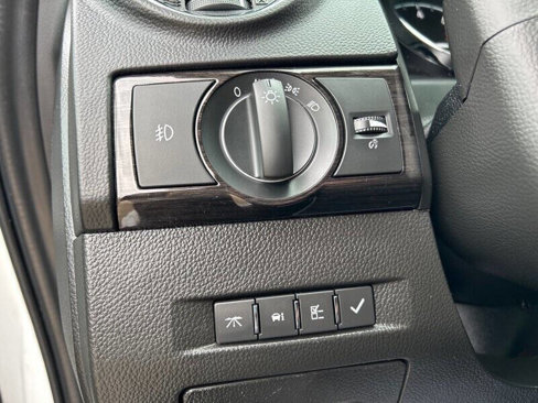 Used 2014 Chevrolet Captiva Sport LT image 25