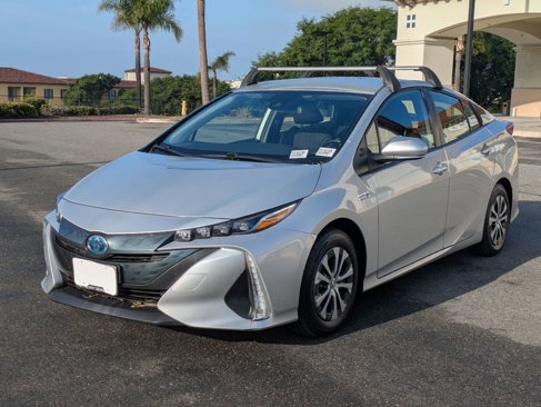 Used 2022 Toyota Prius Prime LE image 1