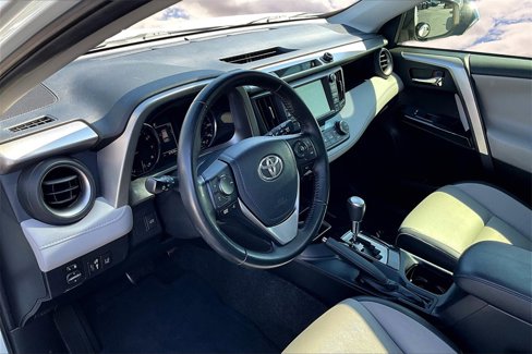 Used 2018 Toyota RAV4 Limited image 17