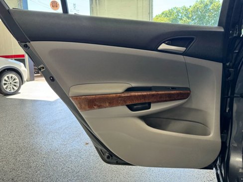 Used 2012 Honda Accord EX image 21