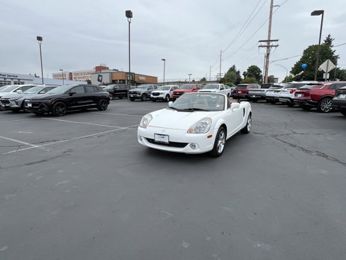 Used 2004 Toyota MR2 image 10