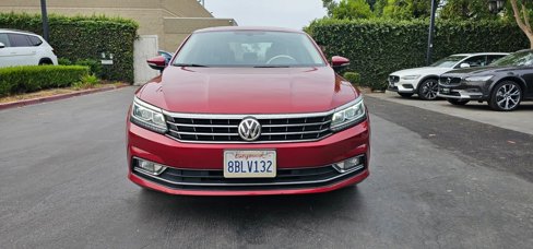 Used 2018 Volkswagen Passat 2.0T SE image 2