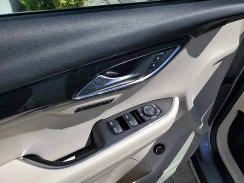 Used 2022 Buick Envision Essence w/ Safety Package image 18