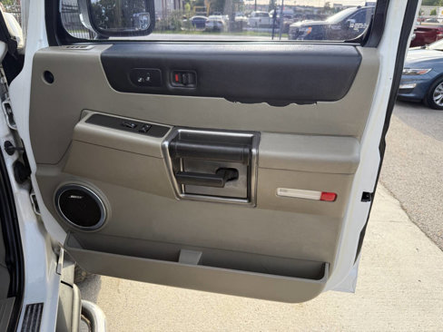Used 2003 HUMMER H2 w/ Preferred Equipment Group image 18