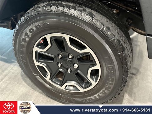 Used 2016 Jeep Wrangler Unlimited Rubicon image 11