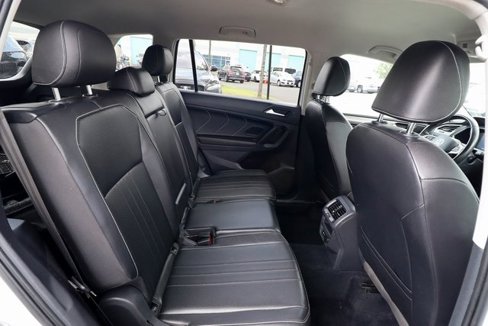 Used 2022 Volkswagen Tiguan SE image 48