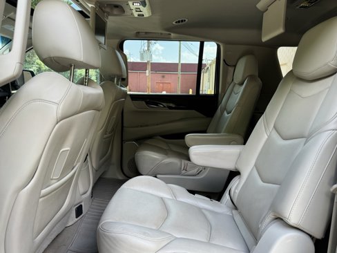 Used 2016 Cadillac Escalade ESV Luxury image 22