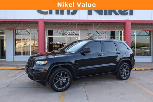Used 2019 Jeep Grand Cherokee Laredo image 1