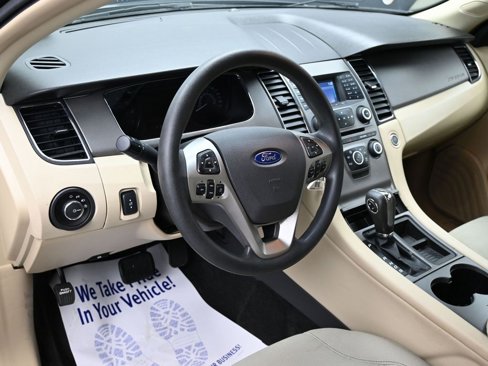 Used 2017 Ford Taurus SE image 15