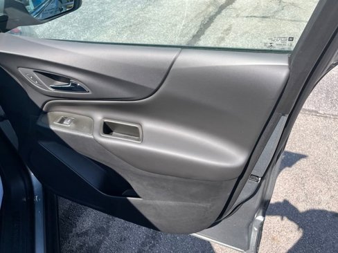 Used 2023 Chevrolet Equinox LT image 30